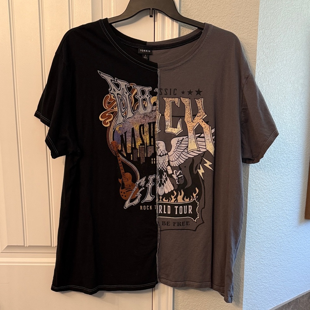 Torrid Black and Gray Graphic Tee